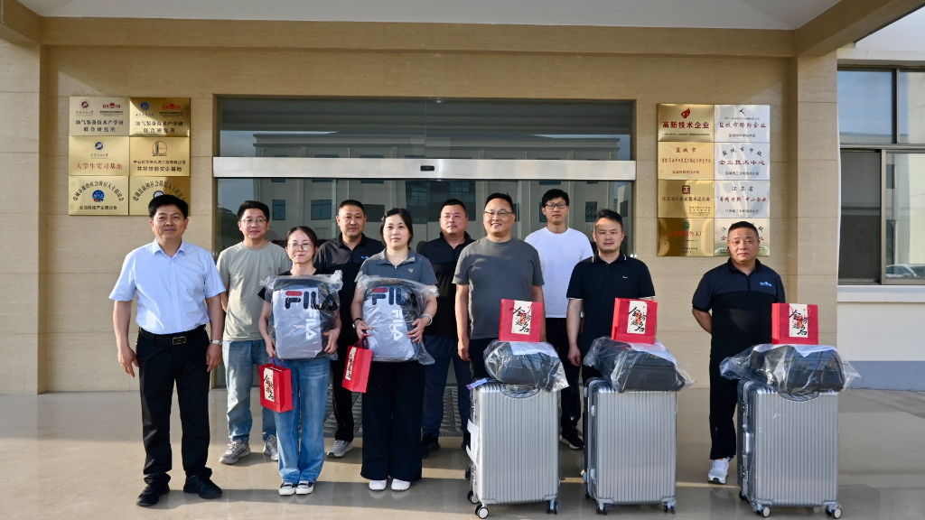 Warm Care for Staff: Baixin Rewards Parents of Exam Candidates